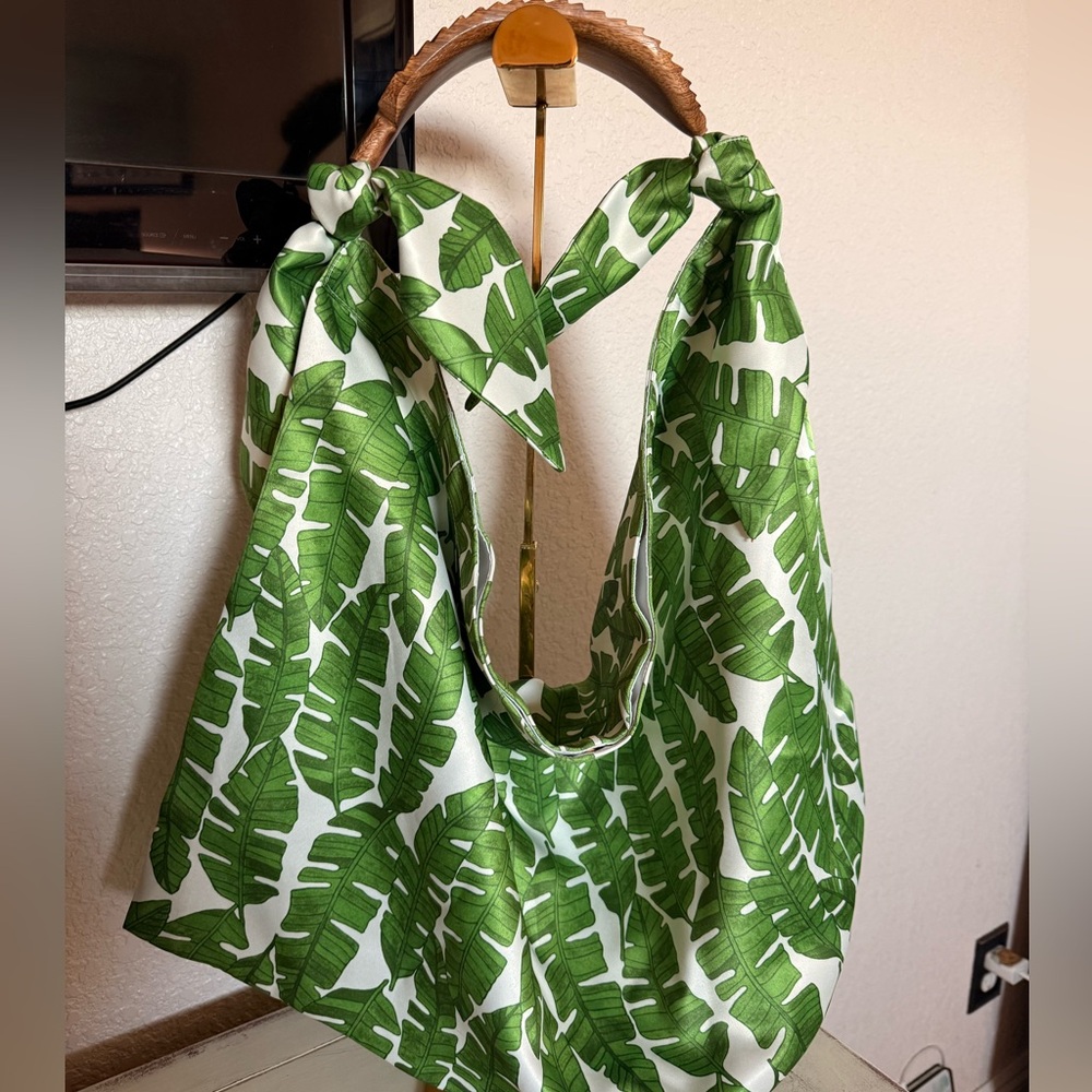 J. McLaughlin Green Leaf Pattern Tote with Wooden Handles